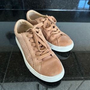 Lucky Brand Sneaker